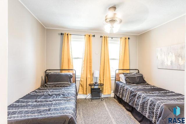 1001 S 1st Ave Avenue, Sioux Falls, SD 57105