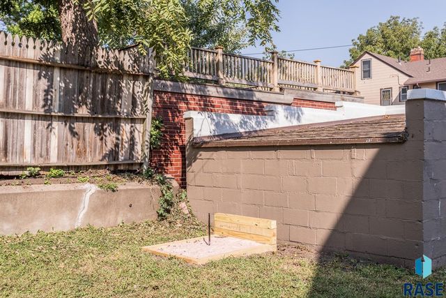 1001 S 1st Ave Avenue, Sioux Falls, SD 57105