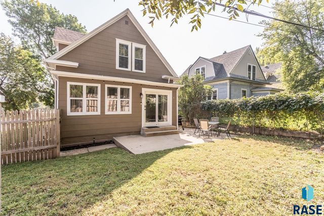 1001 S 1st Ave Avenue, Sioux Falls, SD 57105