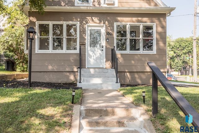 1001 S 1st Ave Avenue, Sioux Falls, SD 57105