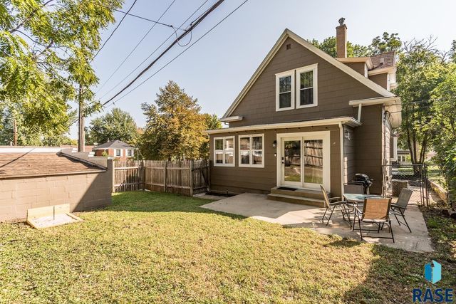 1001 S 1st Ave Avenue, Sioux Falls, SD 57105