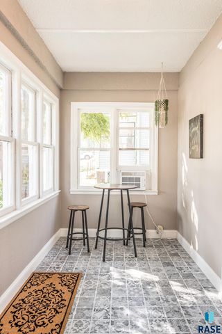 1001 S 1st Ave Avenue, Sioux Falls, SD 57105