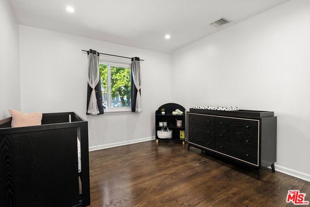 5926 Cleon Avenue, North Hollywood, CA 91601