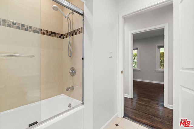 5926 Cleon Avenue, North Hollywood, CA 91601