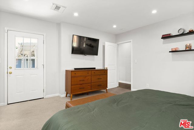 5926 Cleon Avenue, North Hollywood, CA 91601