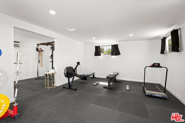 5926 Cleon Avenue, North Hollywood, CA 91601