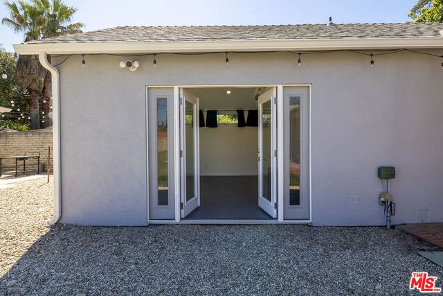 5926 Cleon Avenue, North Hollywood, CA 91601