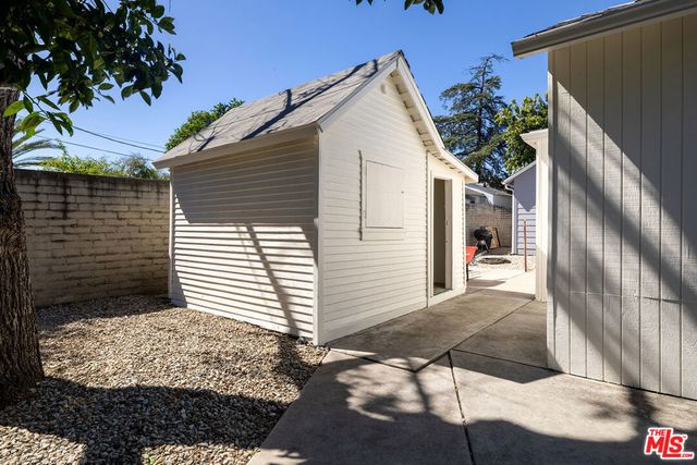 5926 Cleon Avenue, North Hollywood, CA 91601