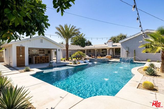 5926 Cleon Avenue, North Hollywood, CA 91601