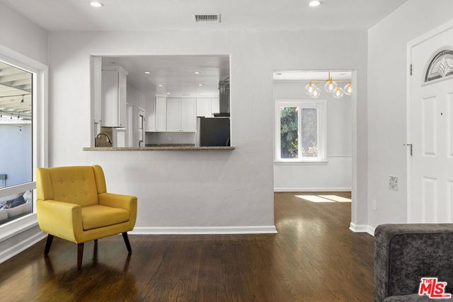 5926 Cleon Avenue, North Hollywood, CA 91601