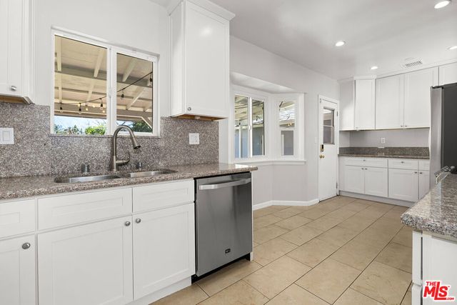 5926 Cleon Avenue, North Hollywood, CA 91601