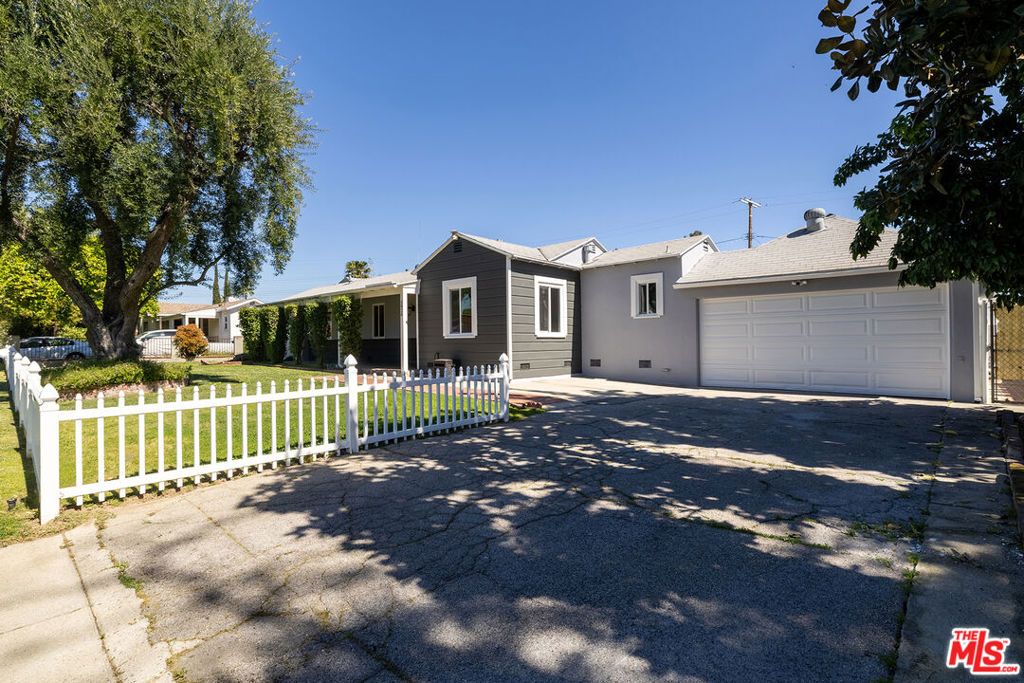 5926 Cleon Avenue, North Hollywood, CA 91601