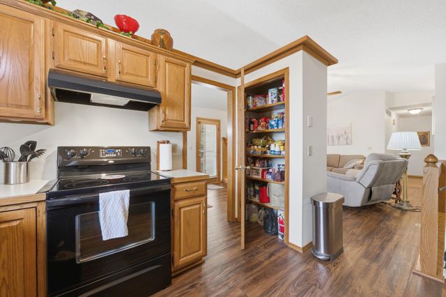 1442 N Pine Grove, Wichita, KS 67212