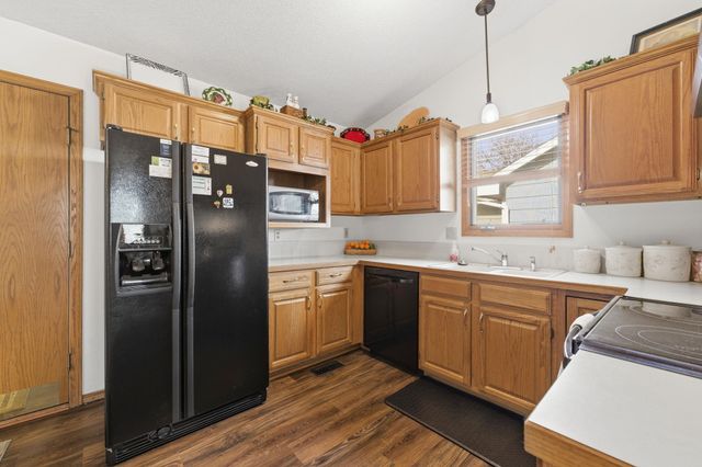 1442 N Pine Grove, Wichita, KS 67212