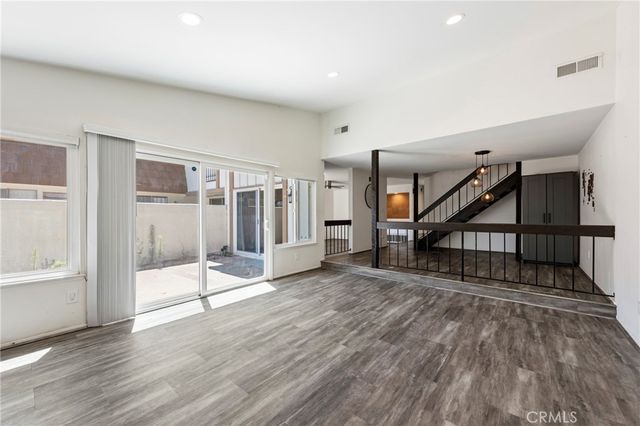 22242 Germain St 7, Chatsworth, CA 91311