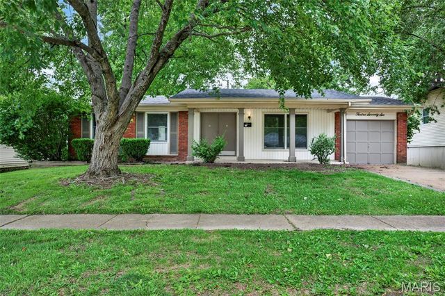 1276 Springhurst Drive, Florissant, MO 63031