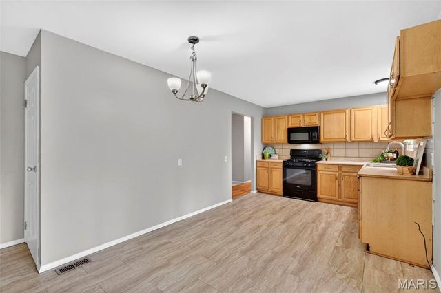 1276 Springhurst Drive, Florissant, MO 63031