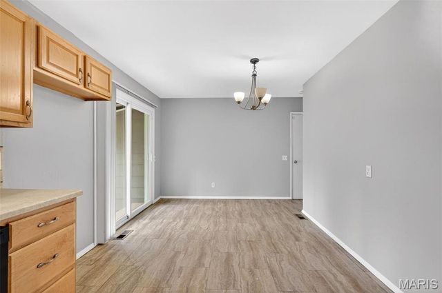 1276 Springhurst Drive, Florissant, MO 63031