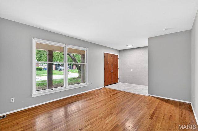 1276 Springhurst Drive, Florissant, MO 63031