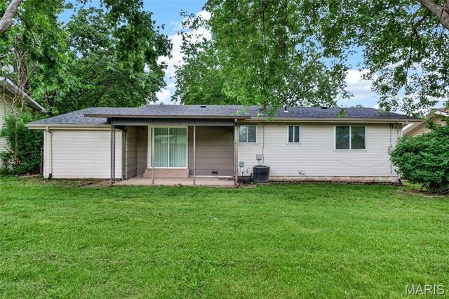1276 Springhurst Drive, Florissant, MO 63031