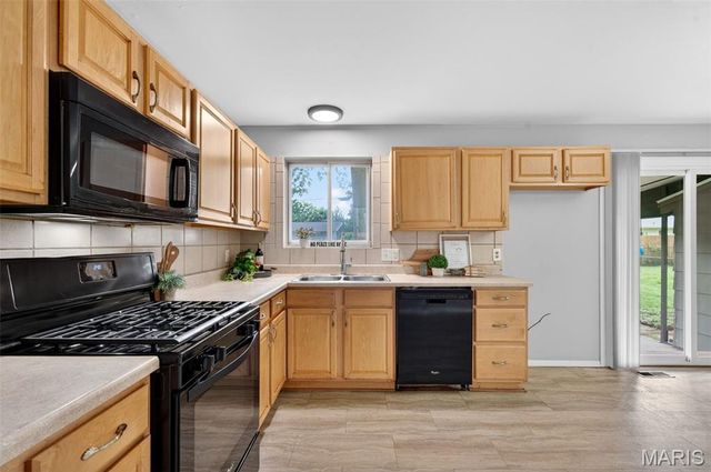 1276 Springhurst Drive, Florissant, MO 63031