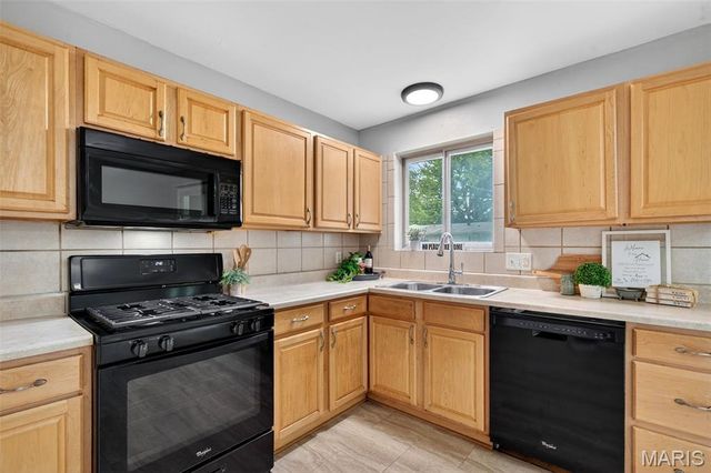 1276 Springhurst Drive, Florissant, MO 63031