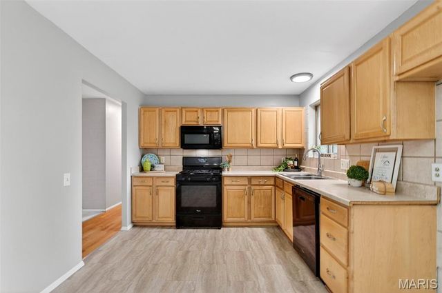 1276 Springhurst Drive, Florissant, MO 63031