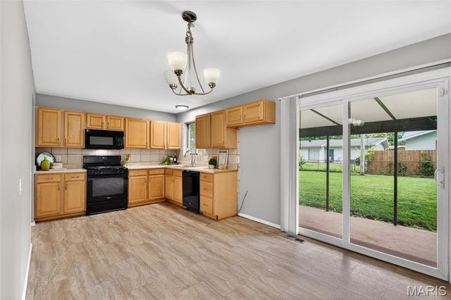 1276 Springhurst Drive, Florissant, MO 63031
