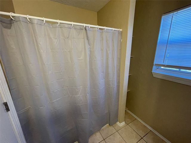 902 S 5th Street, Chickasha, OK 73018