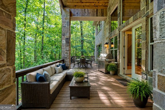 876 WHITETAIL Trail, Clayton, GA 30525