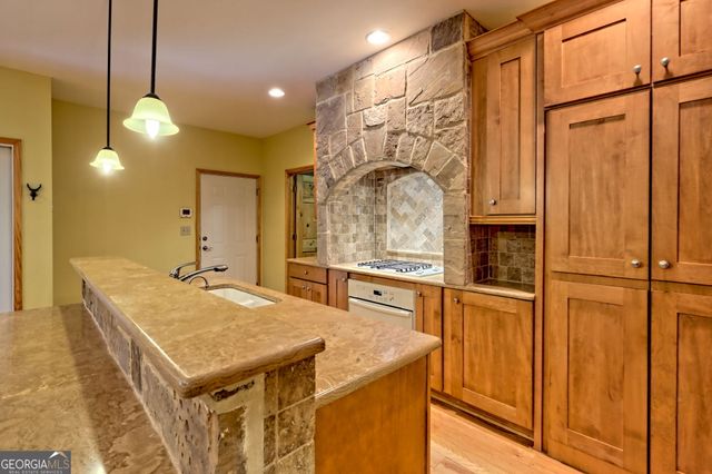 876 WHITETAIL Trail, Clayton, GA 30525