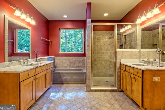 876 WHITETAIL Trail, Clayton, GA 30525