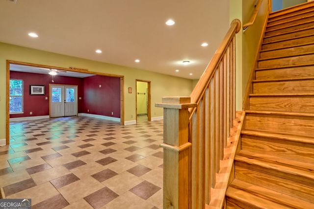 876 WHITETAIL Trail, Clayton, GA 30525