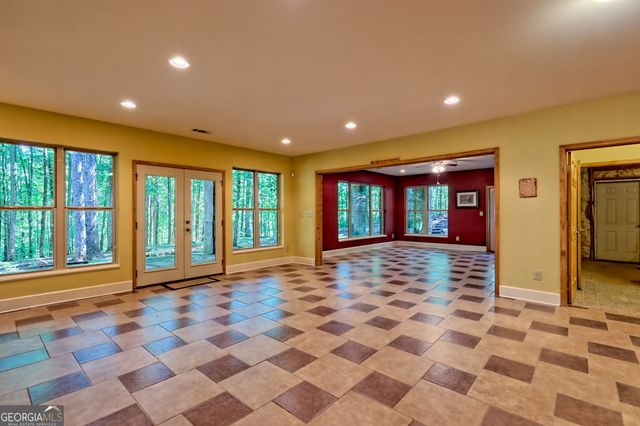 876 WHITETAIL Trail, Clayton, GA 30525