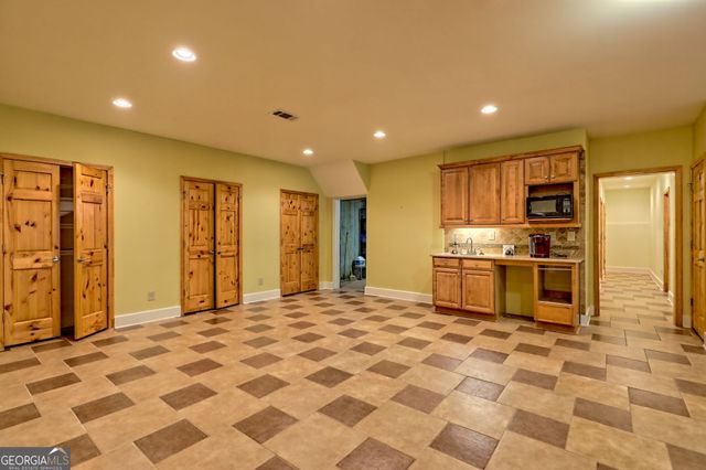 876 WHITETAIL Trail, Clayton, GA 30525
