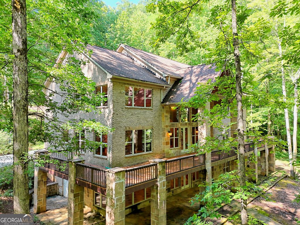 876 WHITETAIL Trail, Clayton, GA 30525