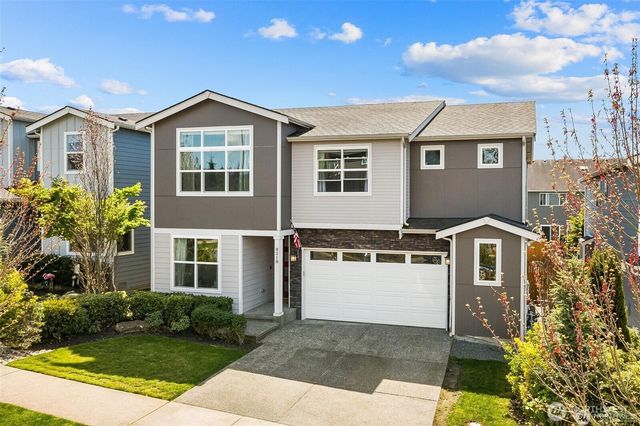 8218 37th Place NE, Marysville, WA 98270