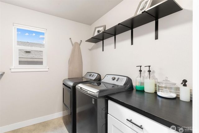 8218 37th Place NE, Marysville, WA 98270