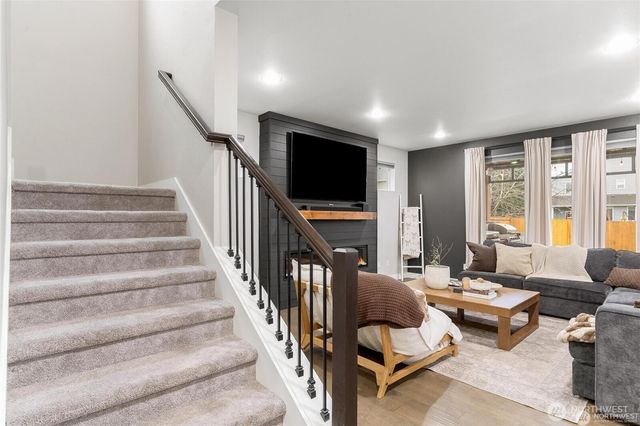 8218 37th Place NE, Marysville, WA 98270
