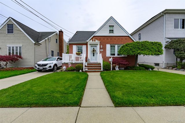 238 James Street, Franklin Square, NY 11010