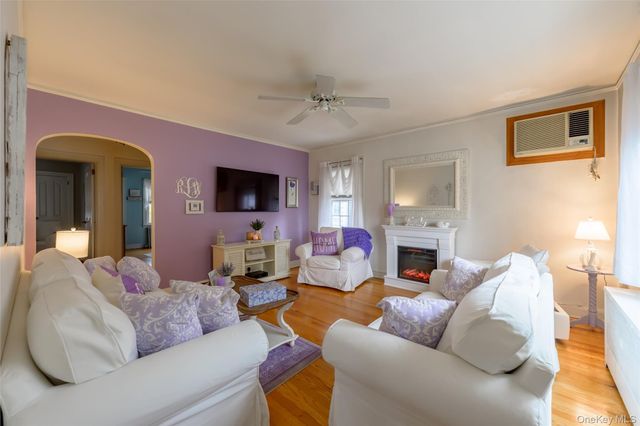238 James Street, Franklin Square, NY 11010