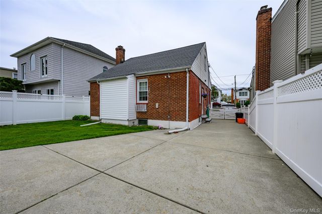 238 James Street, Franklin Square, NY 11010