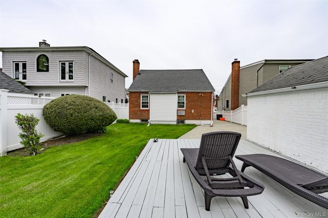 238 James Street, Franklin Square, NY 11010