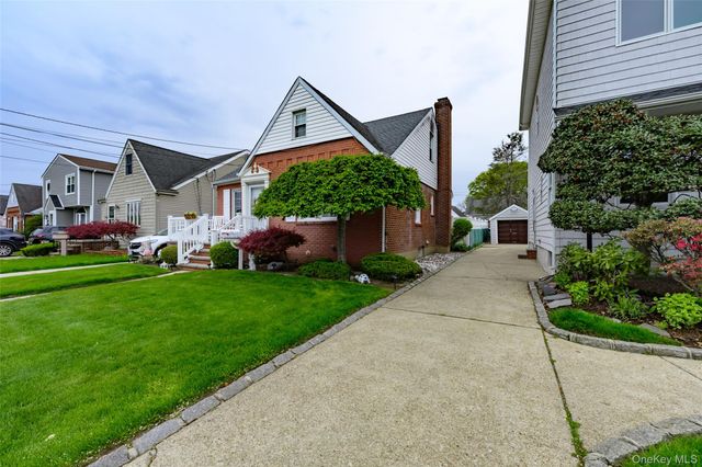 238 James Street, Franklin Square, NY 11010