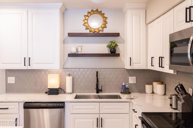 1413 E WINDSOR Avenue, Phoenix, AZ 85006