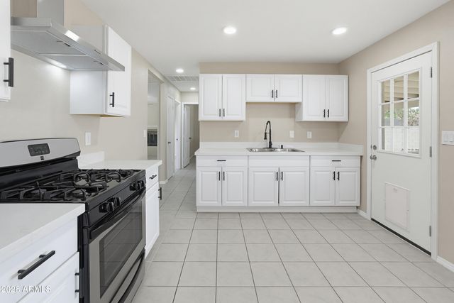 3313 W PERSHING Avenue, Phoenix, AZ 85029