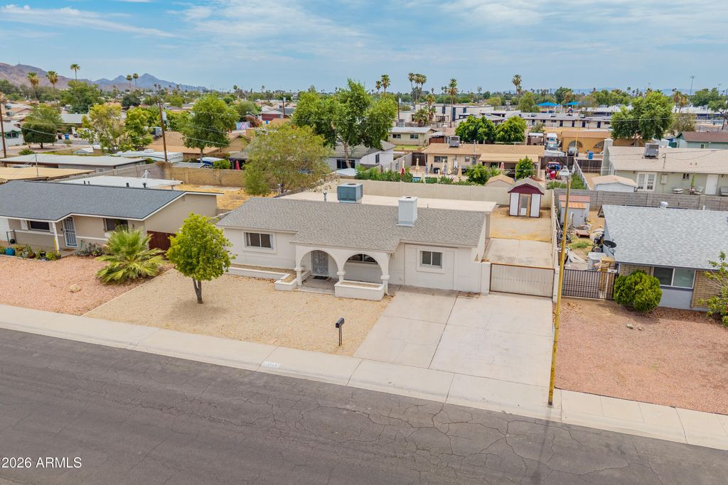 3313 W PERSHING Avenue, Phoenix, AZ 85029 — photo 2
