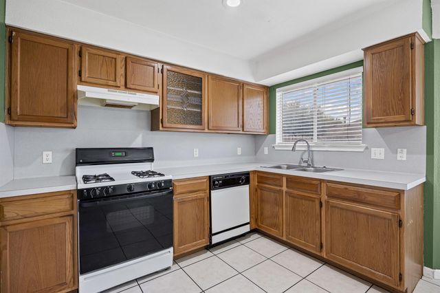 7412 Crepe Myrtle DR, Austin, TX 78744