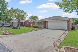 7412 Crepe Myrtle DR, Austin, TX 78744