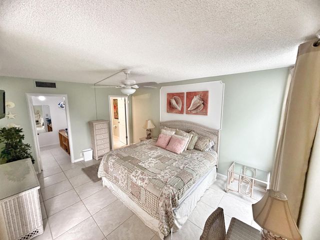 3492 NE Causeway Boulevard 103, Jensen Beach, FL 34957